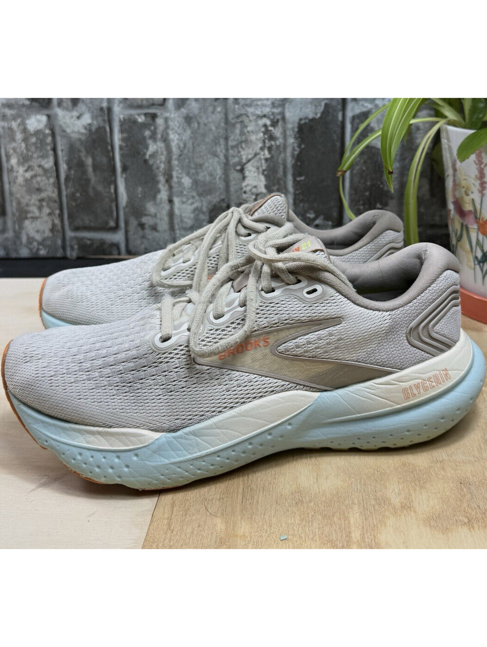 Brooks Glycerin 21 Women’s Gray/Blue Low Top Lace-Up Logo Mesh Sneakers 120408